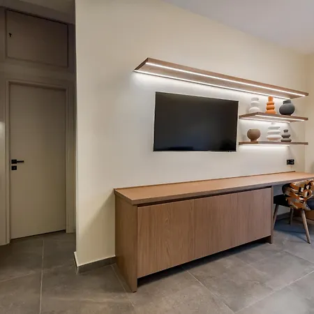 Alfalfa Pagrati Caravel Athens